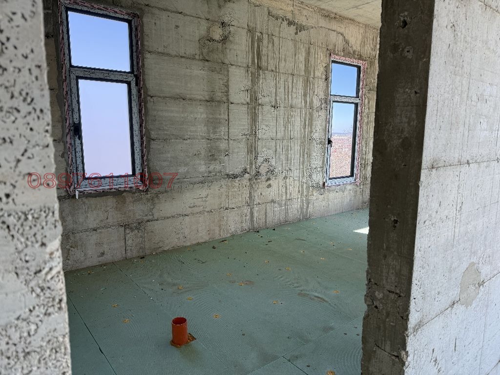 Продава КЪЩА, гр. Шумен, м-т Сакарка, снимка 13 - Къщи - 56072691