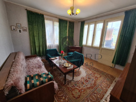 Andar da casa Hristo Smirnenski, Plovdiv 1