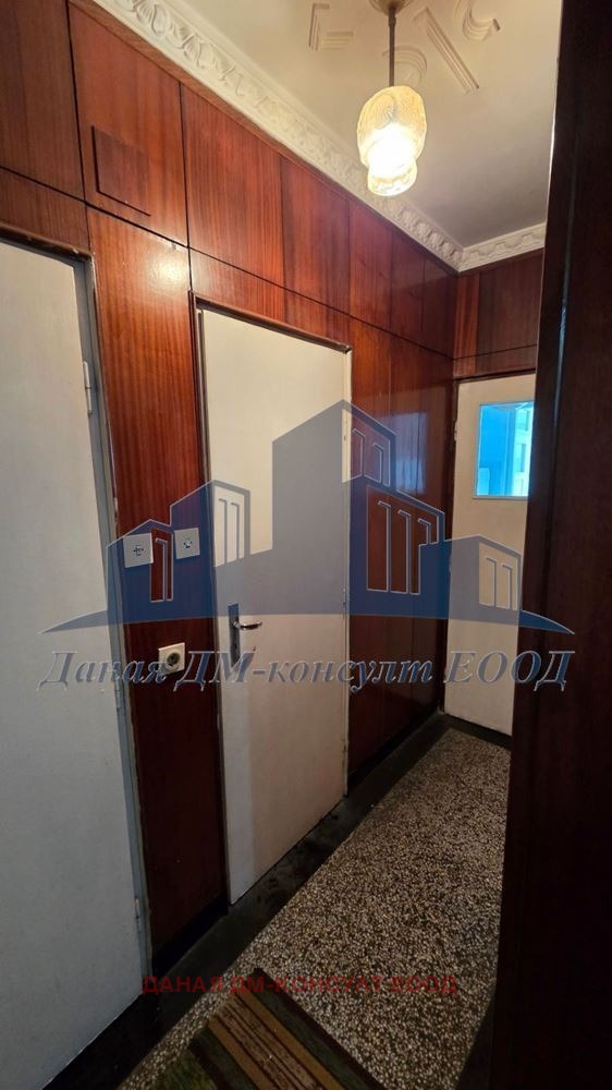 Продава 4-СТАЕН, гр. Шумен, Математическа гимназия, снимка 11 - Апартаменти - 54935624