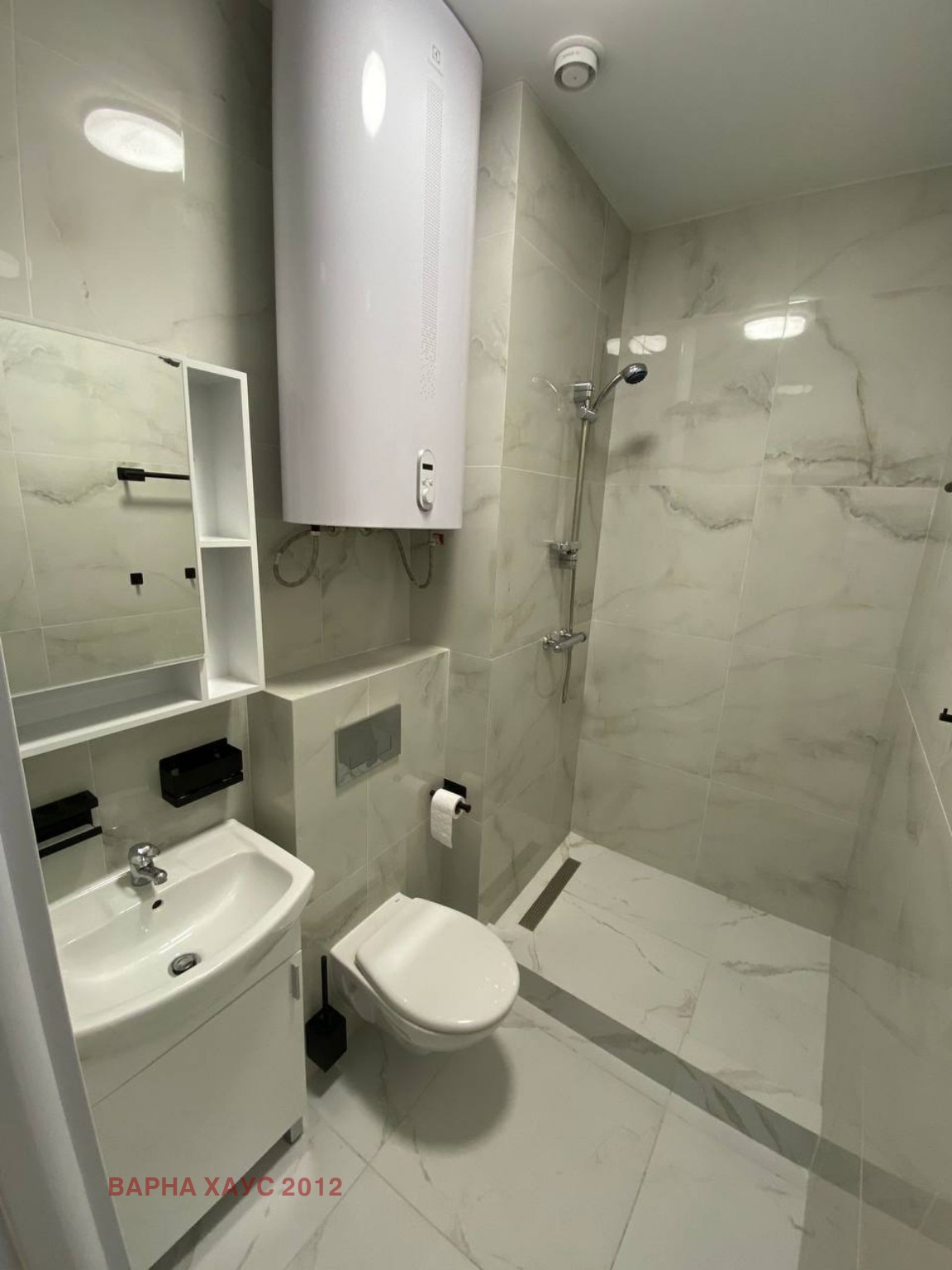 Продава 1-СТАЕН, гр. Варна, к.к. Чайка, снимка 11 - Апартаменти - 55735794