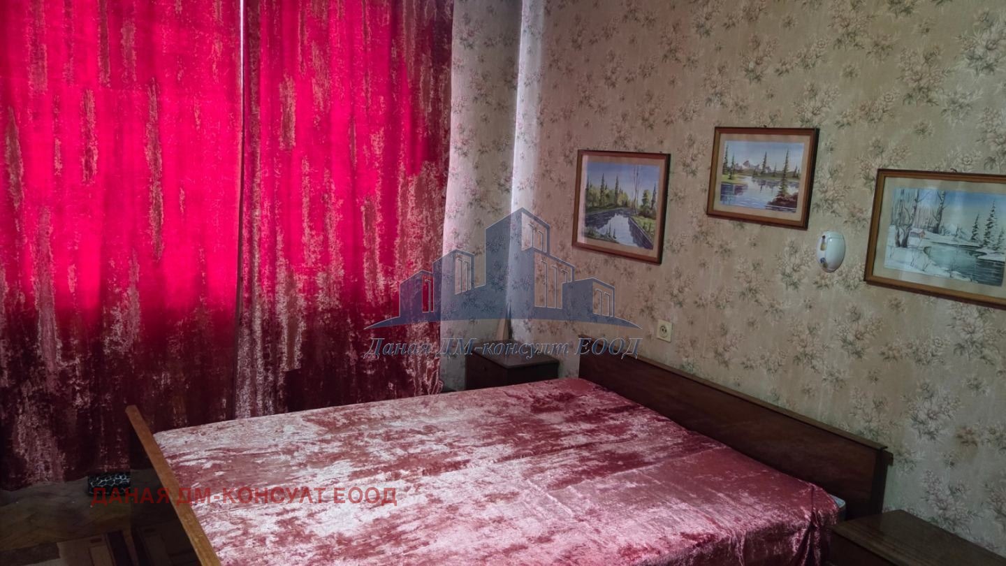Продава 4-СТАЕН, гр. Шумен, Математическа гимназия, снимка 3 - Апартаменти - 54935624