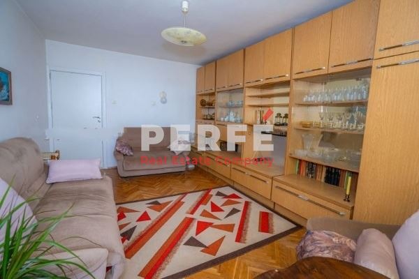 Продава 2-СТАЕН, гр. Бургас, Славейков, снимка 2 - Aпартаменти - 46764185