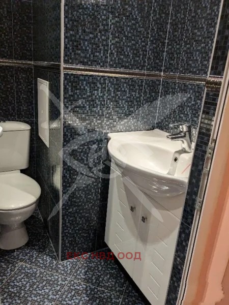 Продава МНОГОСТАЕН, гр. Пловдив, Кючук Париж, снимка 3 - Апартаменти - 52534798