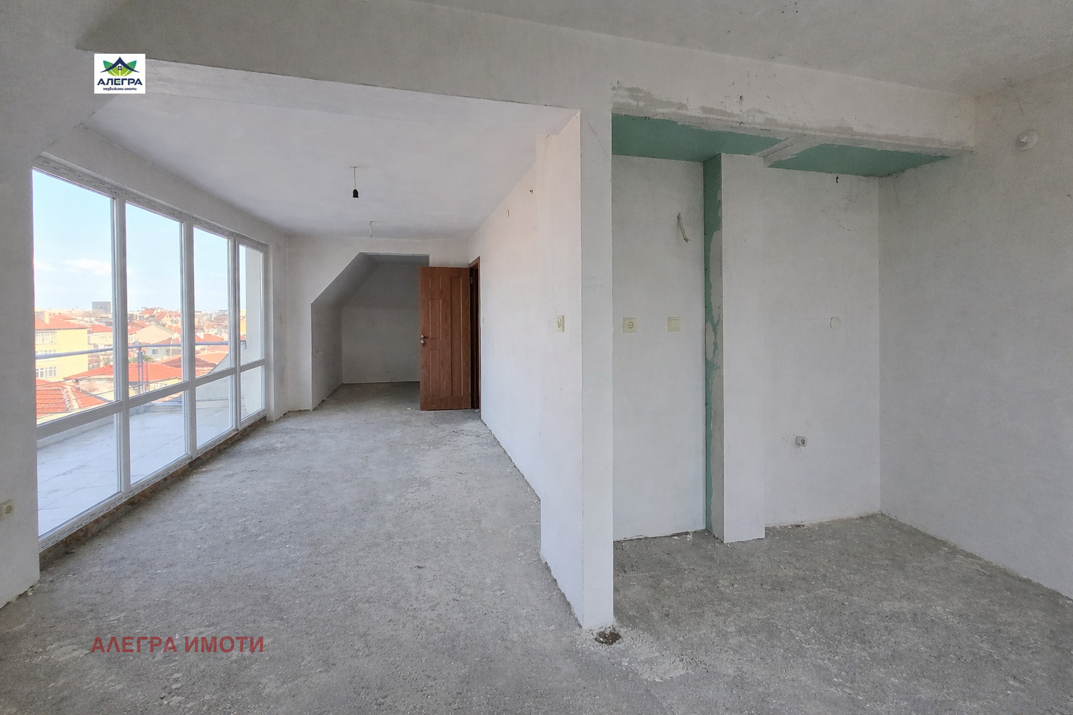 Продава 2-СТАЕН, гр. Пазарджик, Устрем