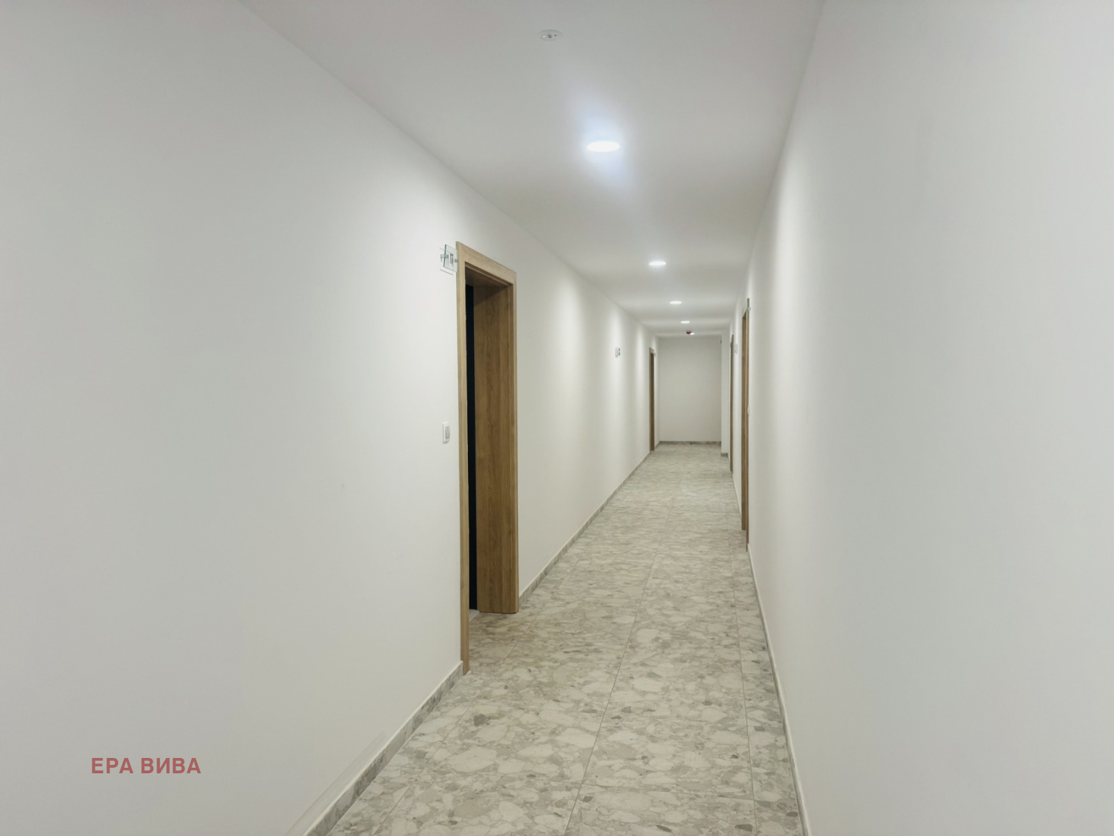 Продава 3-СТАЕН, гр. Варна, к.к. Св.Св. Константин и Елена, снимка 17 - Апартаменти - 54541248