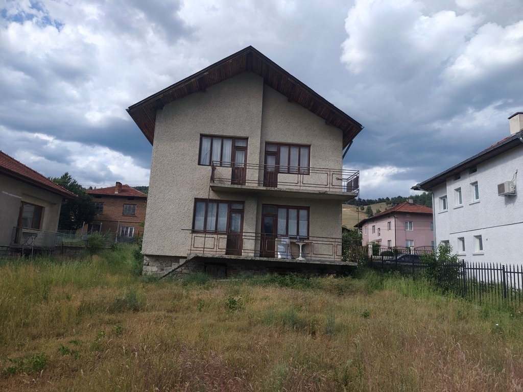 Продава КЪЩА, гр. Белица, област Благоевград