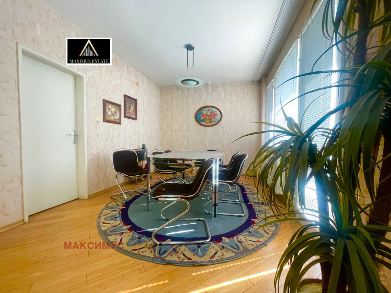 Продава МНОГОСТАЕН, гр. София, Изток, снимка 3 - Апартаменти - 53408808