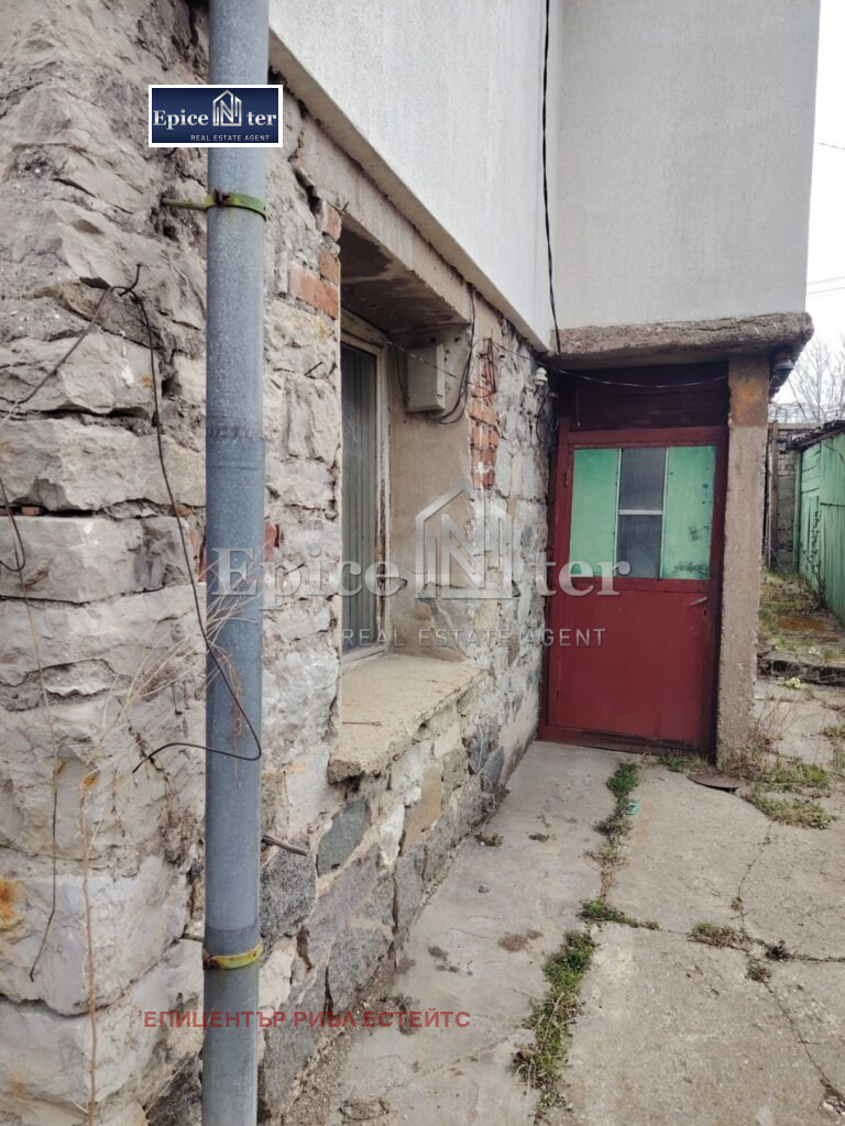 Продава ЕТАЖ ОТ КЪЩА, гр. Перник, Църква, снимка 3 - Етаж от къща - 53946048