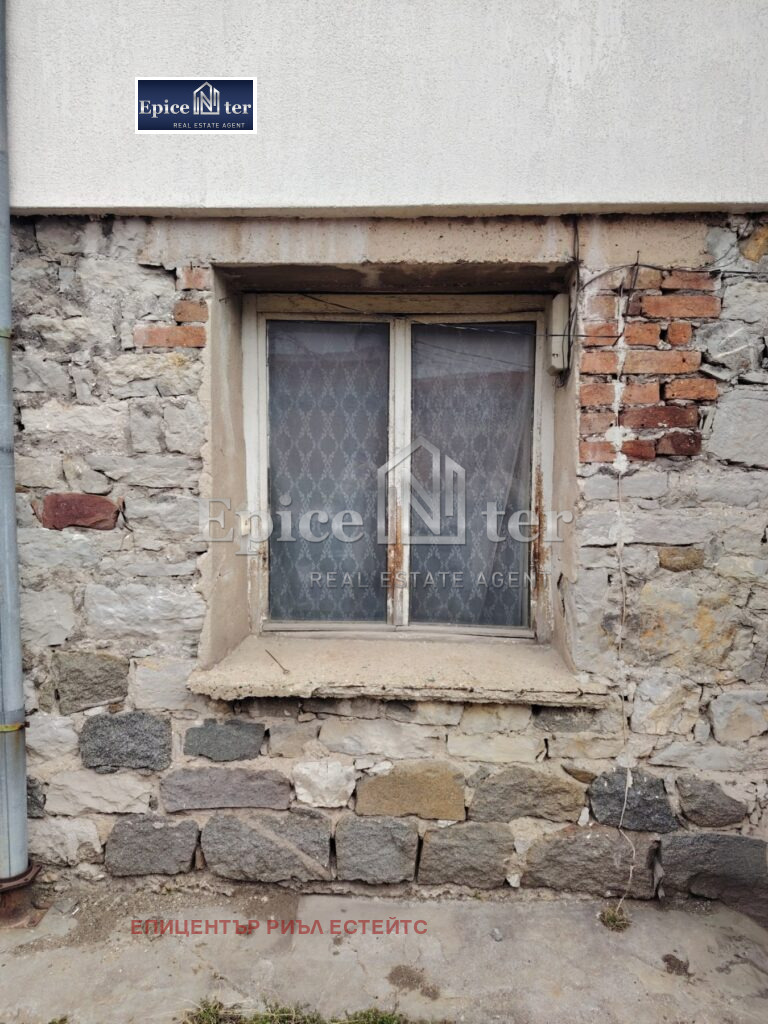 Продава ЕТАЖ ОТ КЪЩА, гр. Перник, Църква, снимка 4 - Етаж от къща - 53946048