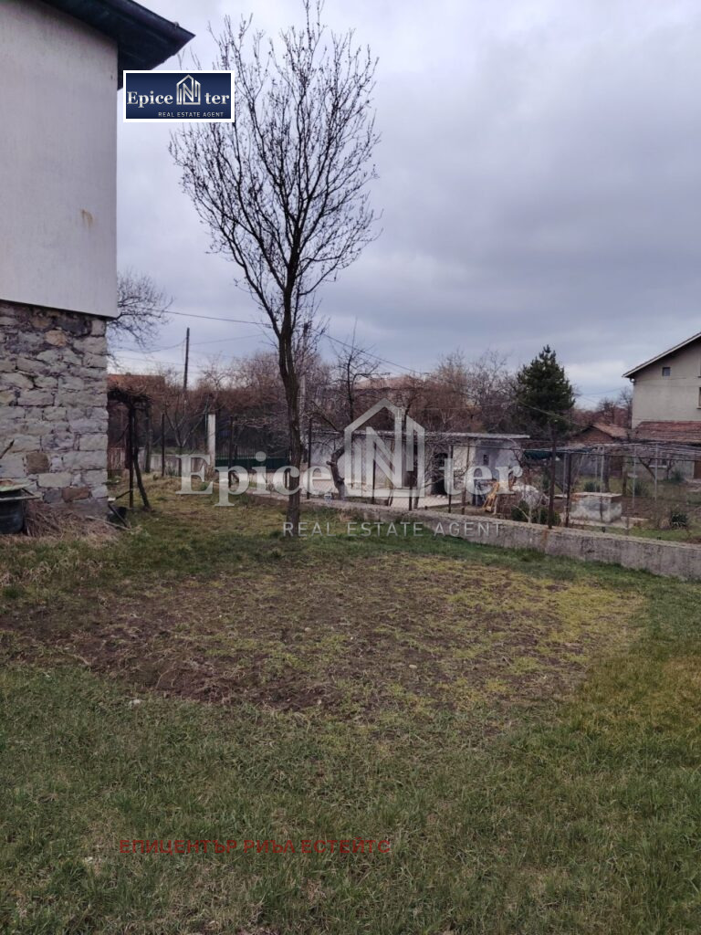 Продава ЕТАЖ ОТ КЪЩА, гр. Перник, Църква