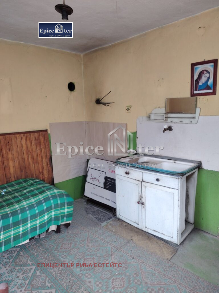 Продава ЕТАЖ ОТ КЪЩА, гр. Перник, Църква, снимка 15 - Етаж от къща - 53946048