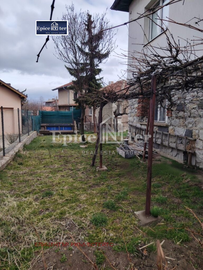 Продава ЕТАЖ ОТ КЪЩА, гр. Перник, Църква, снимка 5 - Етаж от къща - 53946048