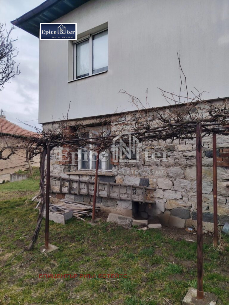 Продава ЕТАЖ ОТ КЪЩА, гр. Перник, Църква, снимка 10 - Етаж от къща - 53946048