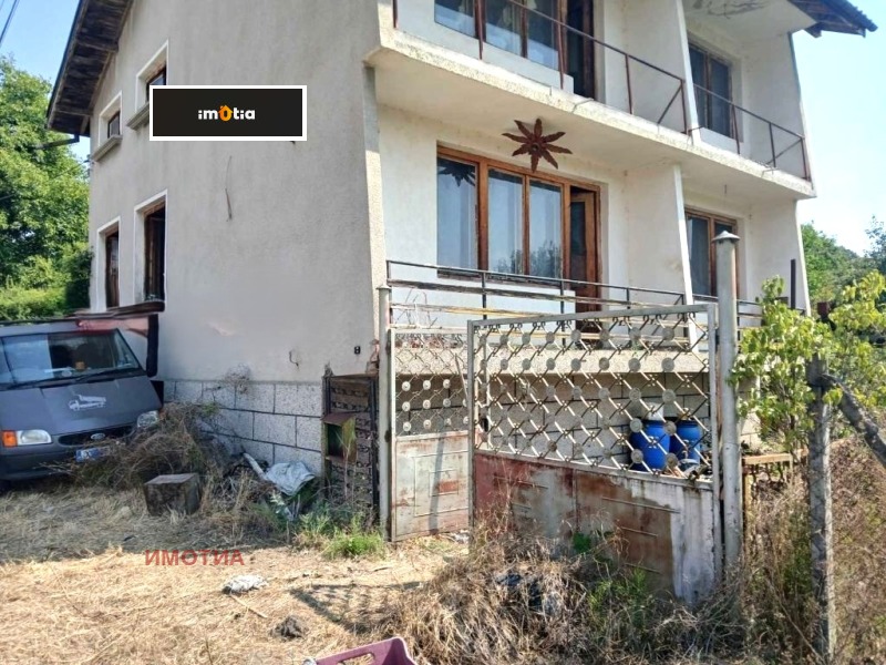 Продава КЪЩА, с. Орешак, област Ловеч, снимка 2 - Къщи - 52843891