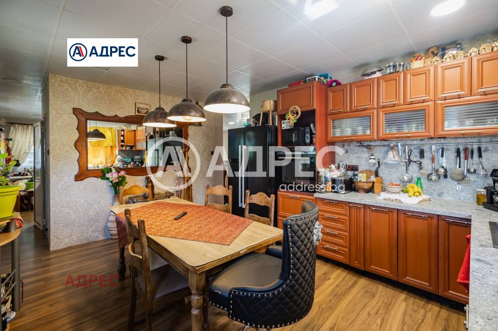Продава КЪЩА, гр. Варна, м-т Боровец - юг
