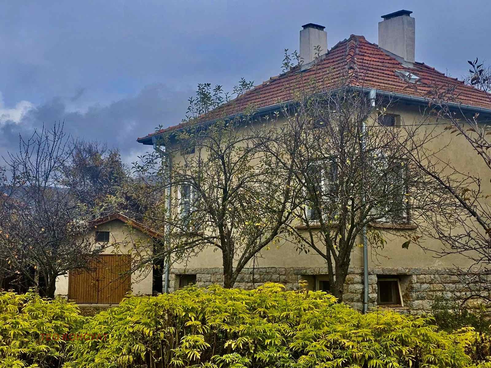 Продава КЪЩА, гр. Годеч, област София област