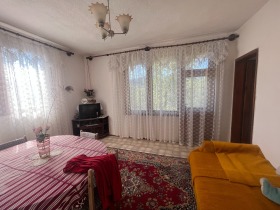 House Zabardo, region Smolyan 3