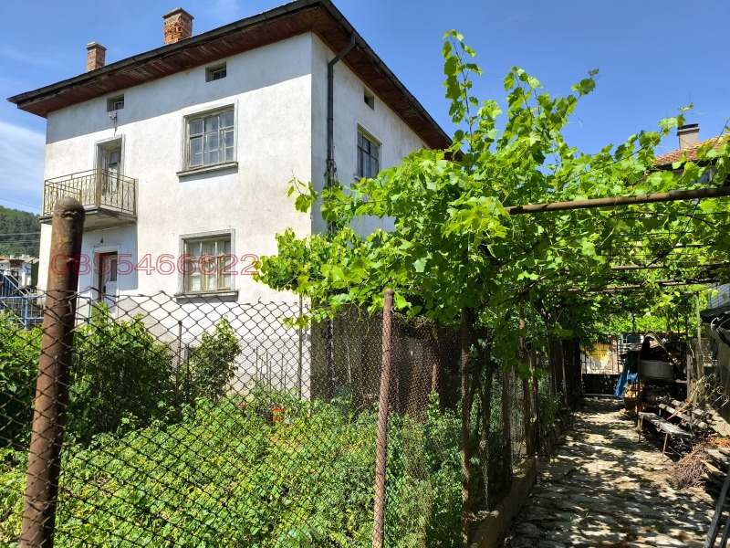 Продава КЪЩА, с. Средногорци, област Смолян, снимка 3 - Къщи - 52783514