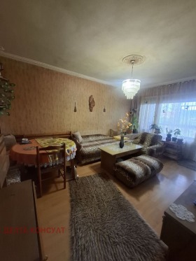 Studio Teva, Pernik 1