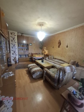 Studio Teva, Pernik 3