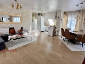 Продава 3-стаен град Пловдив Център - [1] 