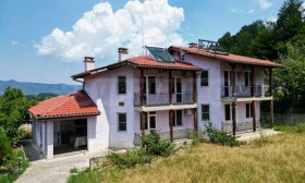 House Apriltsi, region Lovech 4