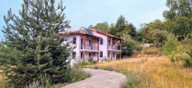 House Apriltsi, region Lovech 9