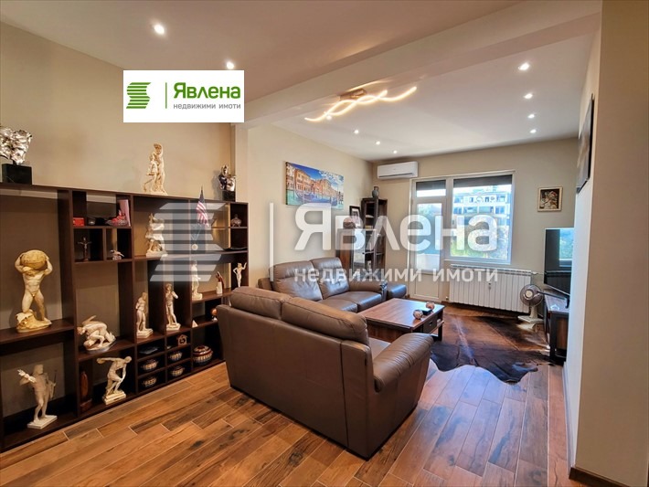 Продава 2-СТАЕН, гр. София, Център, снимка 2 - Апартаменти - 55744834