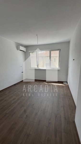 Продава ЕТАЖ ОТ КЪЩА, гр. Пловдив, Христо Смирненски, снимка 4 - Етаж от къща - 55030334