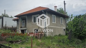 Продава къща област Пазарджик с. Славовица - [1] 