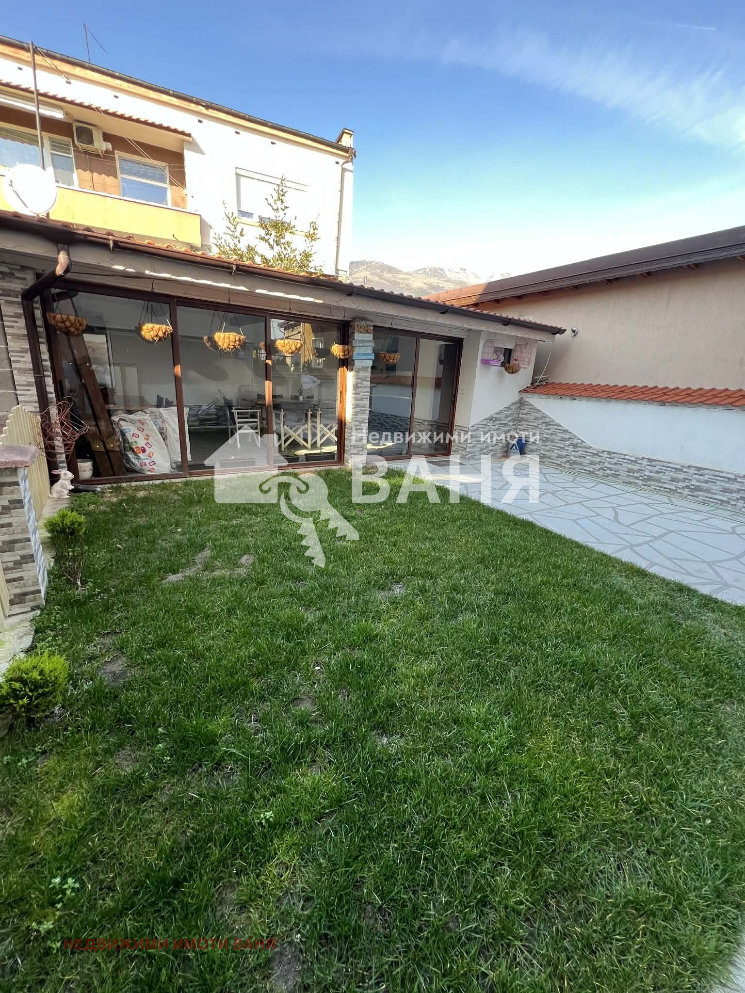 Продава ЕТАЖ ОТ КЪЩА, гр. Карлово, област Пловдив, снимка 14 - Етаж от къща - 53815630