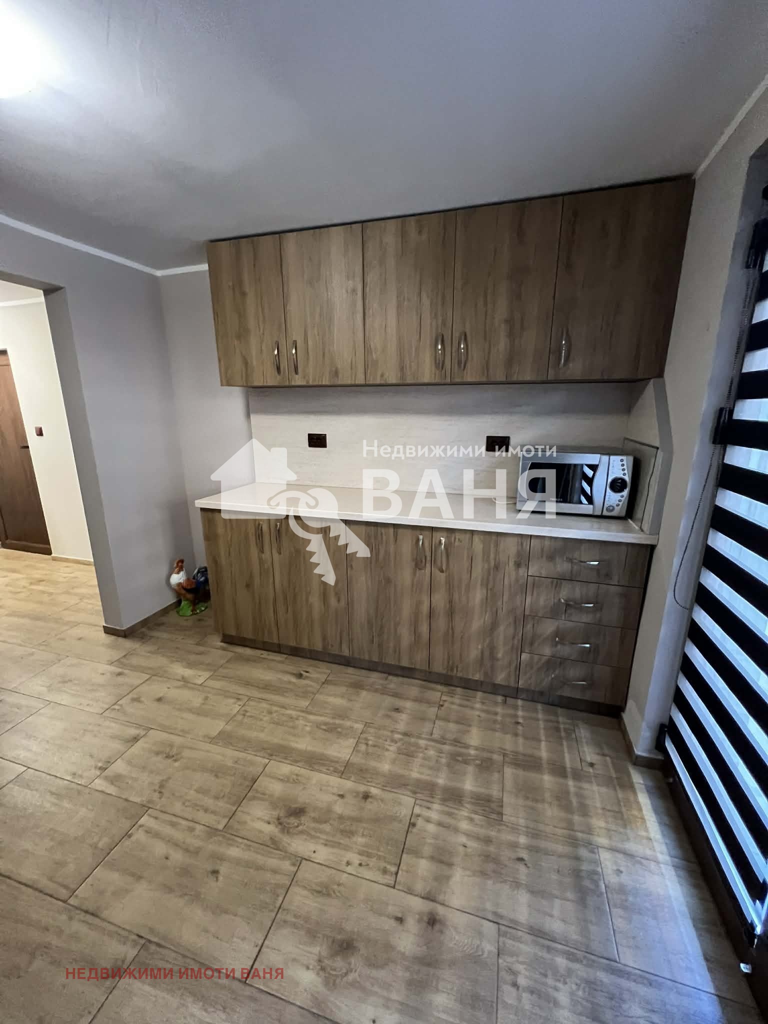 Продава ЕТАЖ ОТ КЪЩА, гр. Карлово, област Пловдив, снимка 4 - Етаж от къща - 53815630