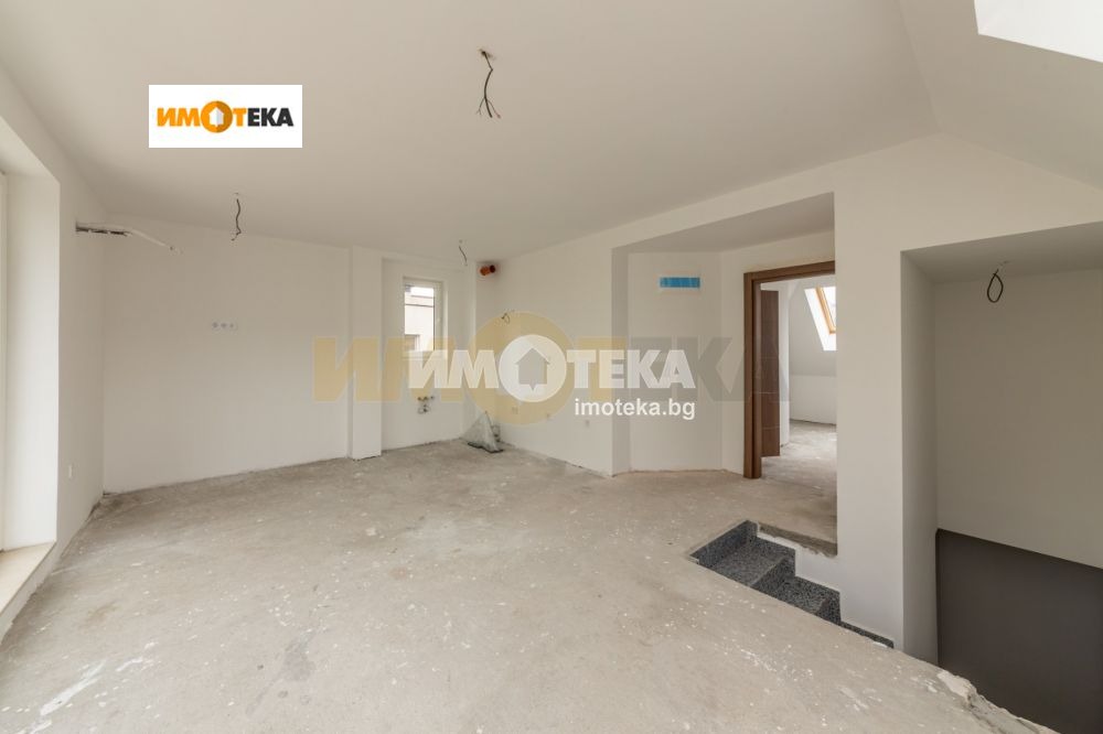 Продава МНОГОСТАЕН, гр. Варна, Левски 1, снимка 2 - Апартаменти - 45649418
