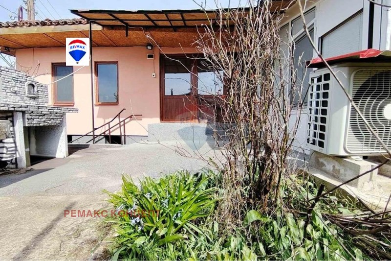 Продава КЪЩА в област Шумен, с. Златар - 72 кв.м / 62 000 € » 121 261.46 лв., РЕМАКС КОНЦЕПТ