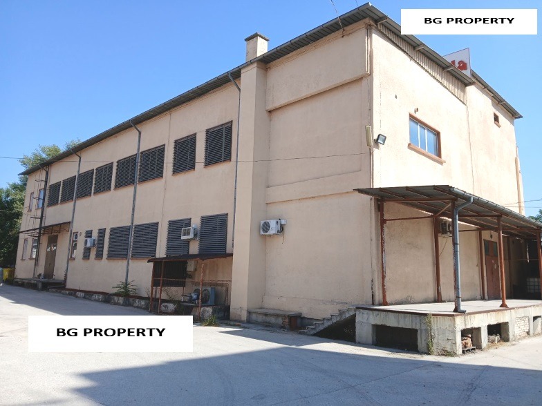 Myytävänä  Teollisuusrakennus Plovdiv , Industrialna zona - Sever , 1725 neliömetriä | 95693557