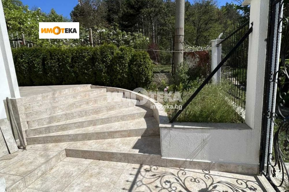 Продава КЪЩА, гр. Варна, м-т Акчелар, снимка 2 - Къщи - 48097005