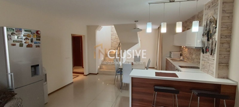For Sale  3 bedroom Varna , k.k. Zlatni pyasatsi , 210 sq.m | 55690636