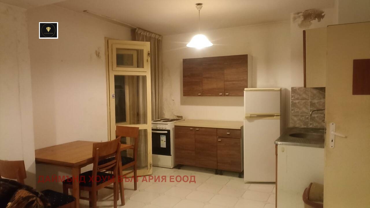 Продава 3-СТАЕН, гр. Пловдив, Кършияка, снимка 2 - Апартаменти - 52290002