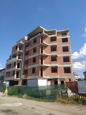 3-стаен град София, Овча купел 2
