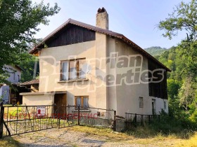 Casa Kravenik, región de Gabrovo