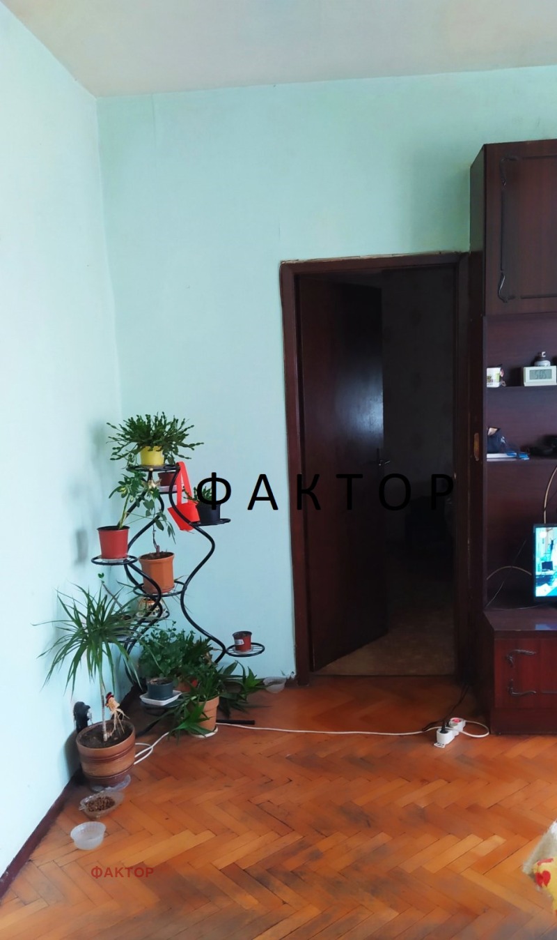 De vânzare  1 dormitor Plovdiv , Izgrev , 64 mp | 18716725