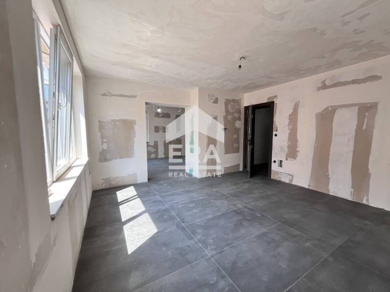 Продава 4-СТАЕН, гр. Варна, Гръцка махала, снимка 3 - Апартаменти - 52409551