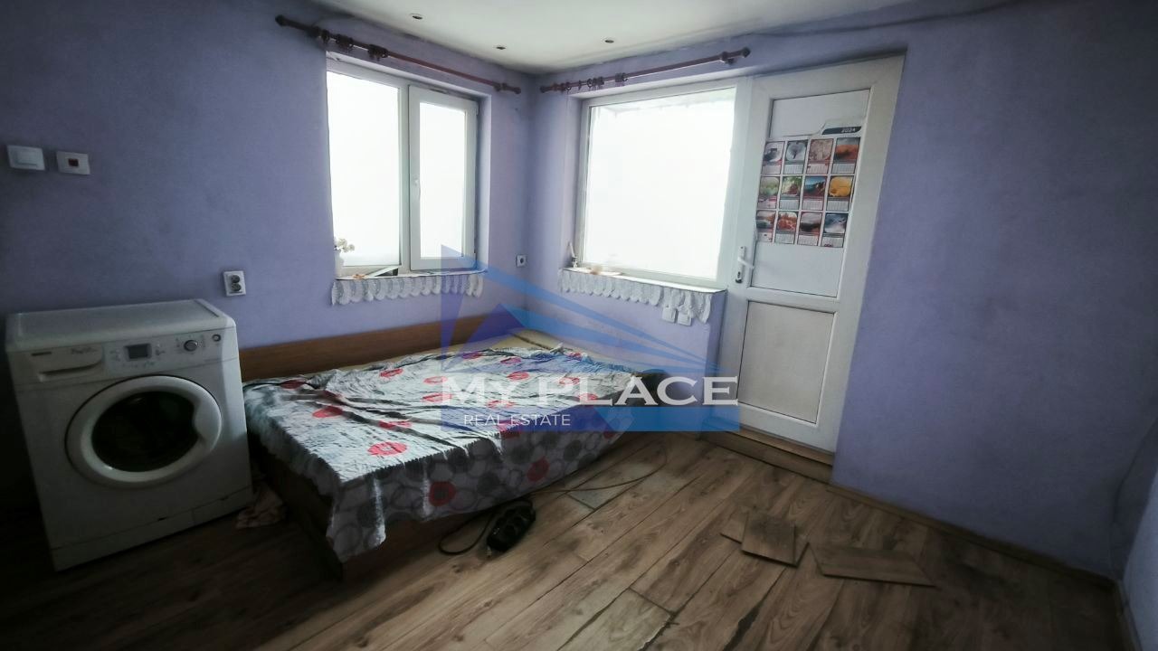 Продава ВИЛА, гр. Шумен, м-т Чашка, снимка 2 - Вили - 49659862