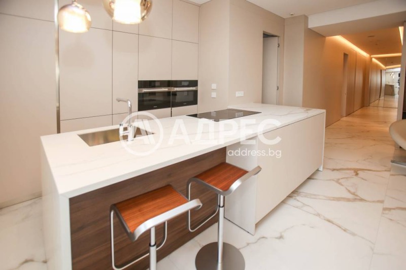 Продава МНОГОСТАЕН, гр. София, Център, снимка 9 - Апартаменти - 53588867