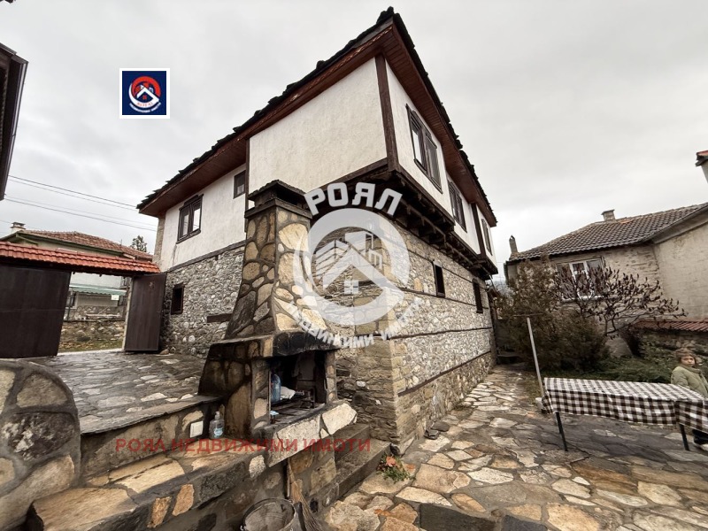 Продава КЪЩА, с. Хвойна, област Смолян