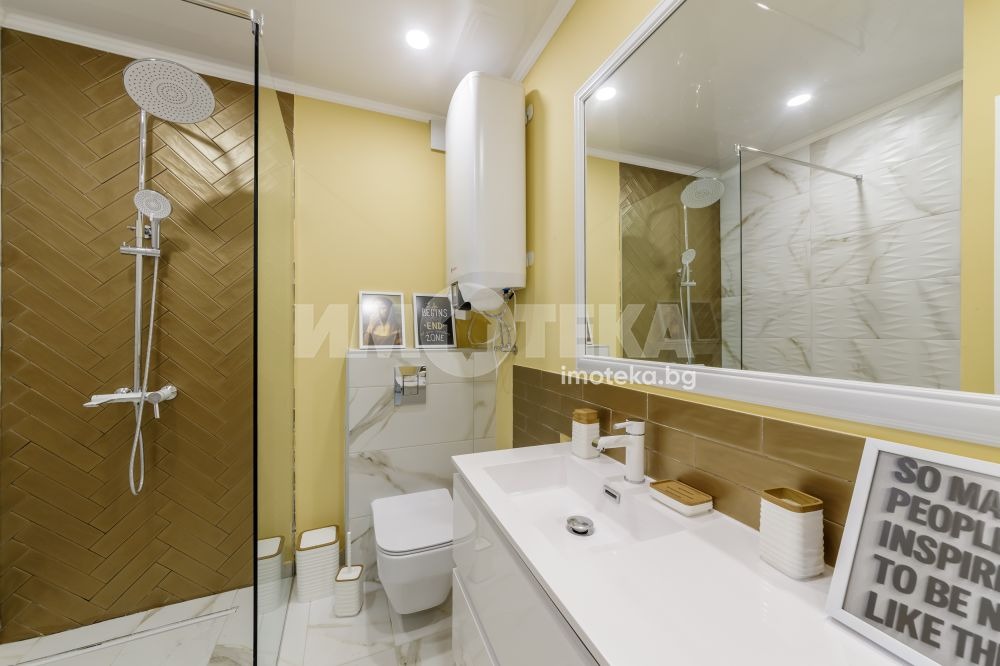 Продава МНОГОСТАЕН, гр. Варна, Център, снимка 7 - Апартаменти - 55412238