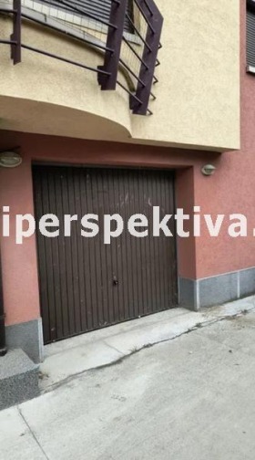 Garáž Kjučuk Pariž, Plovdiv