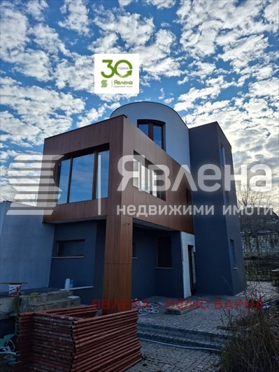 Продава КЪЩА, гр. Варна, Галата