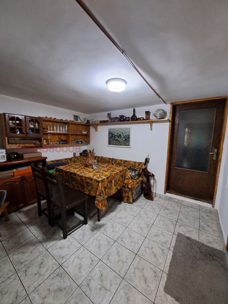 Продава ВИЛА, с. Садовец, област Плевен, снимка 12 - Вили - 52779869