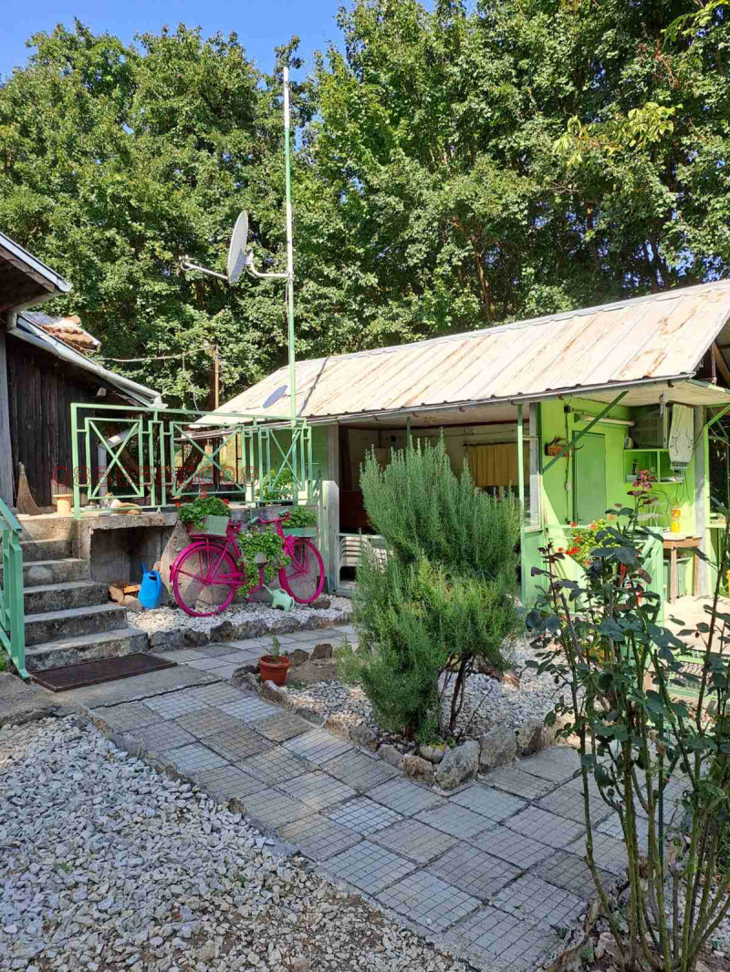 Продава ВИЛА, с. Садовец, област Плевен, снимка 4 - Вили - 52779869